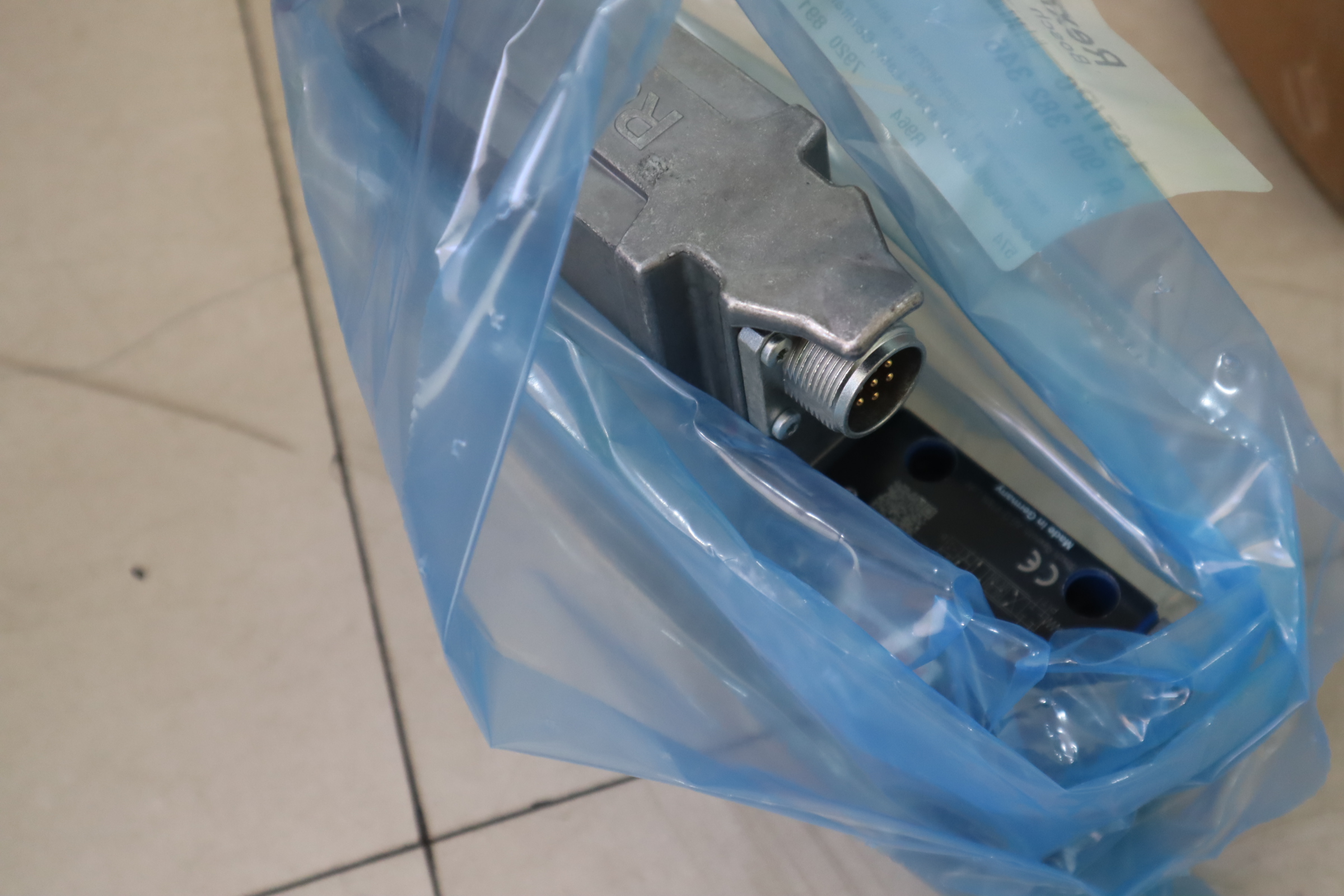 4WRPEH6C4B24L-3X/M/24A1 R901382346 力士乐REXROTH高响比例阀