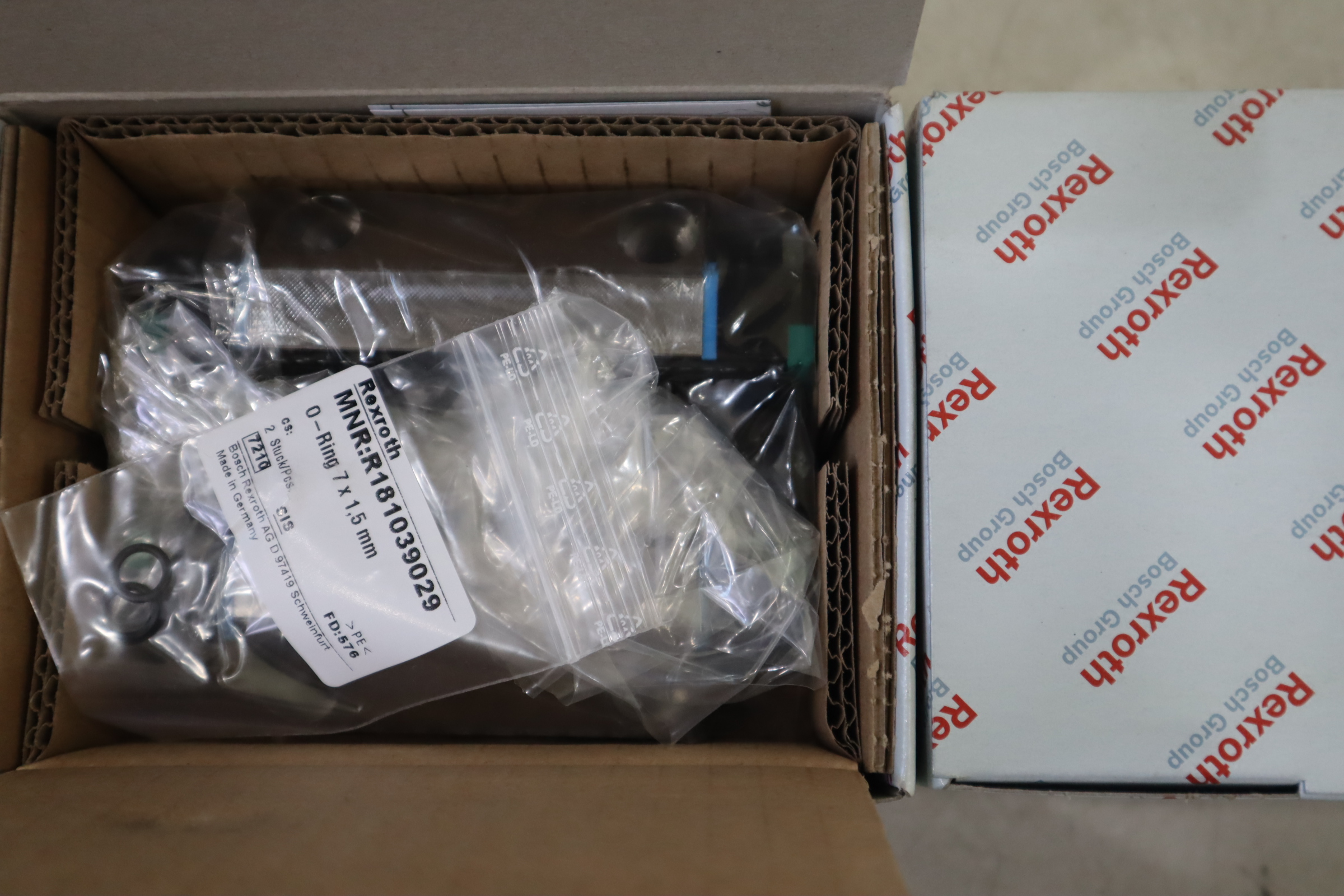 R18513232X RWD-035-FNS-C2-H-2 力士乐REXROTH滑块