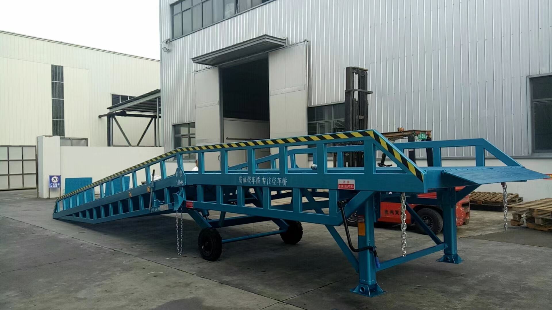 新疆液压登车桥批发