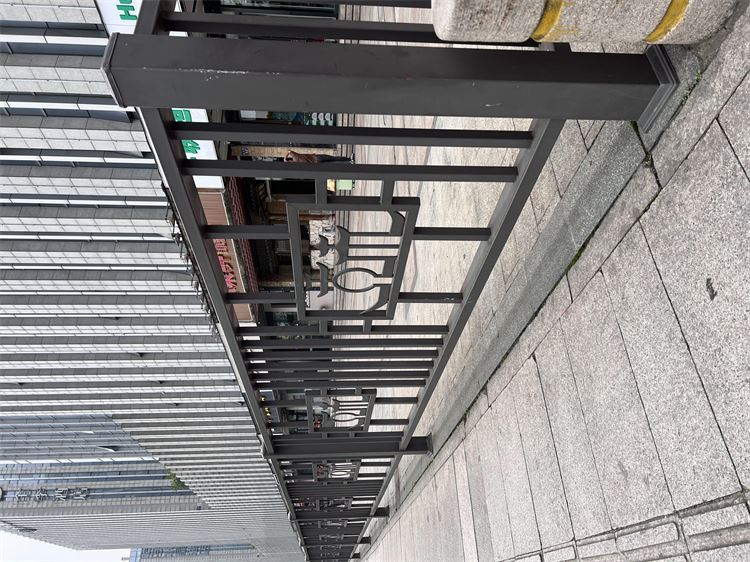 上海人行道护栏问题解决