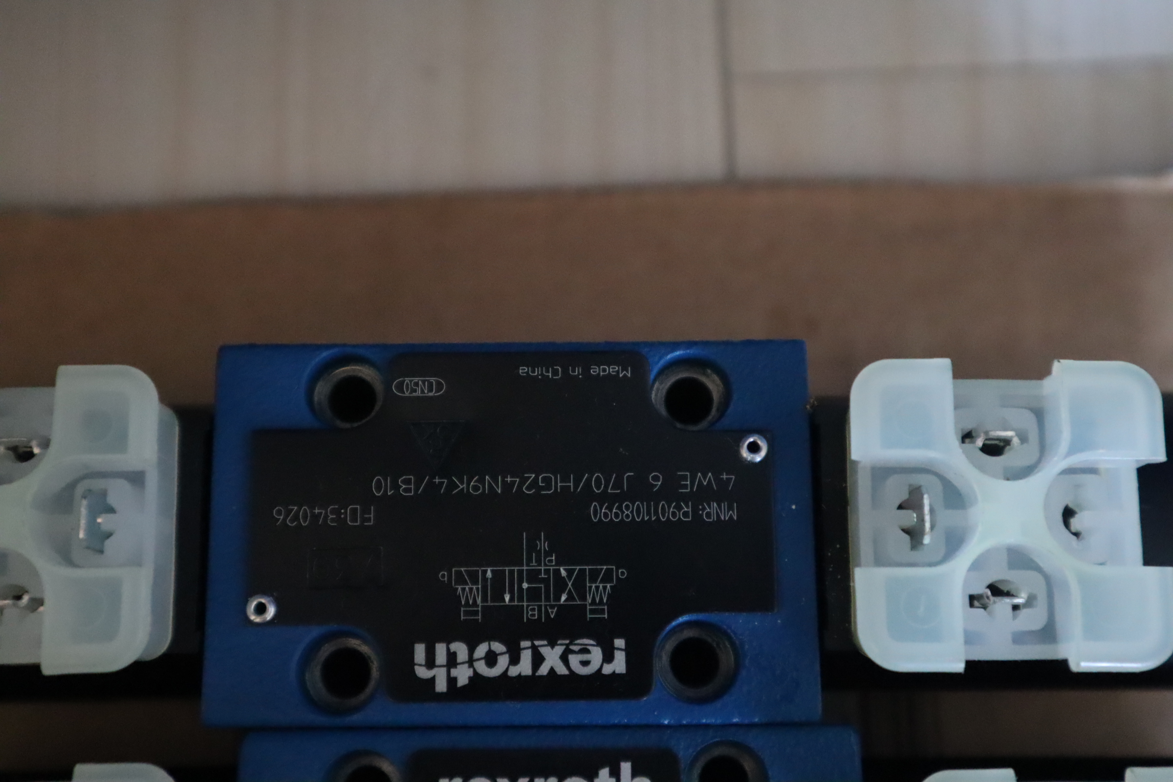 4WE6J70/HG24N9K4/B10 R901108990 4WE6J7X/HG24N9K4/B10 力士乐阀