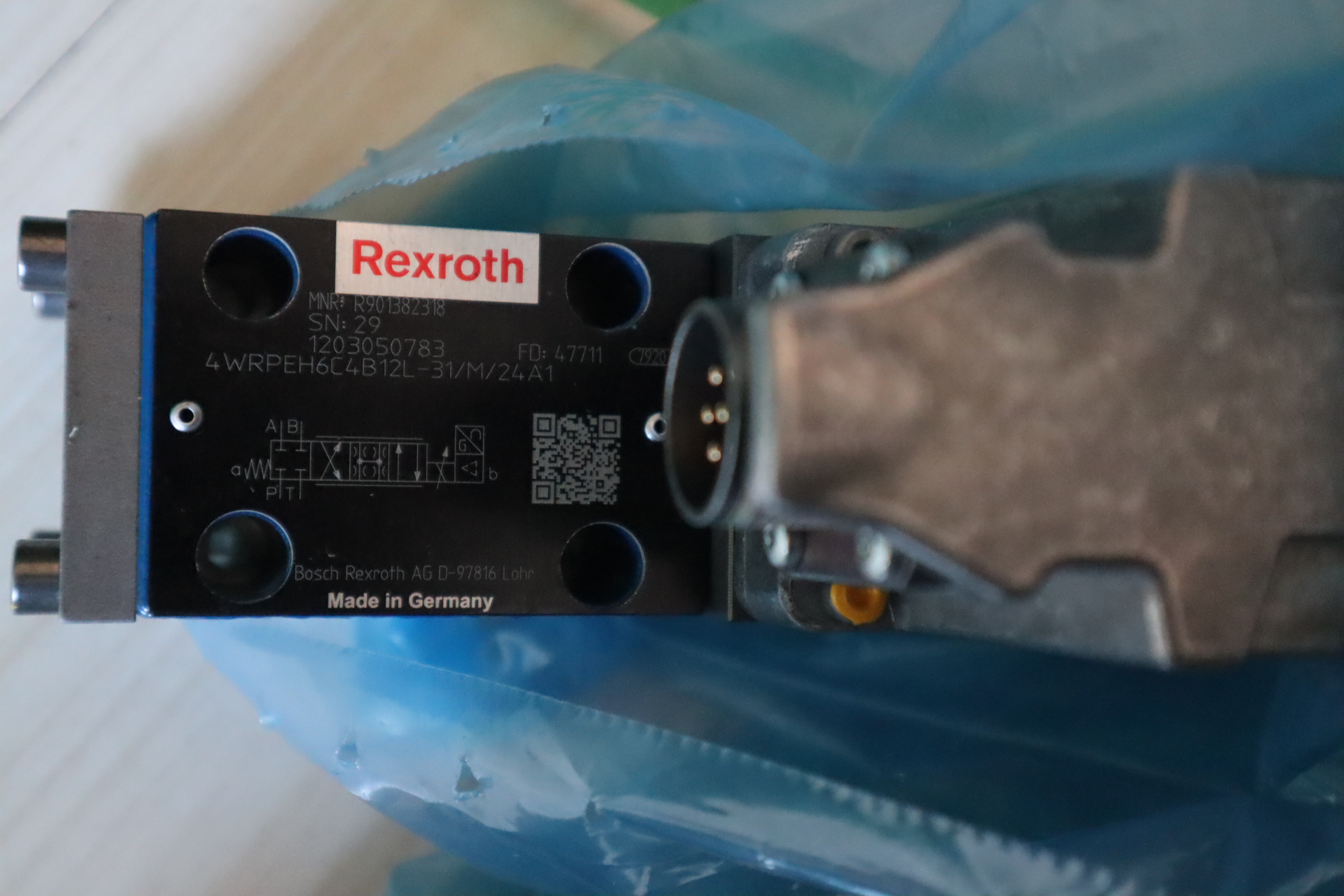 4WRPEH6C4B12L-31/M/24A1 R901382318 力士乐REXROTH比例阀