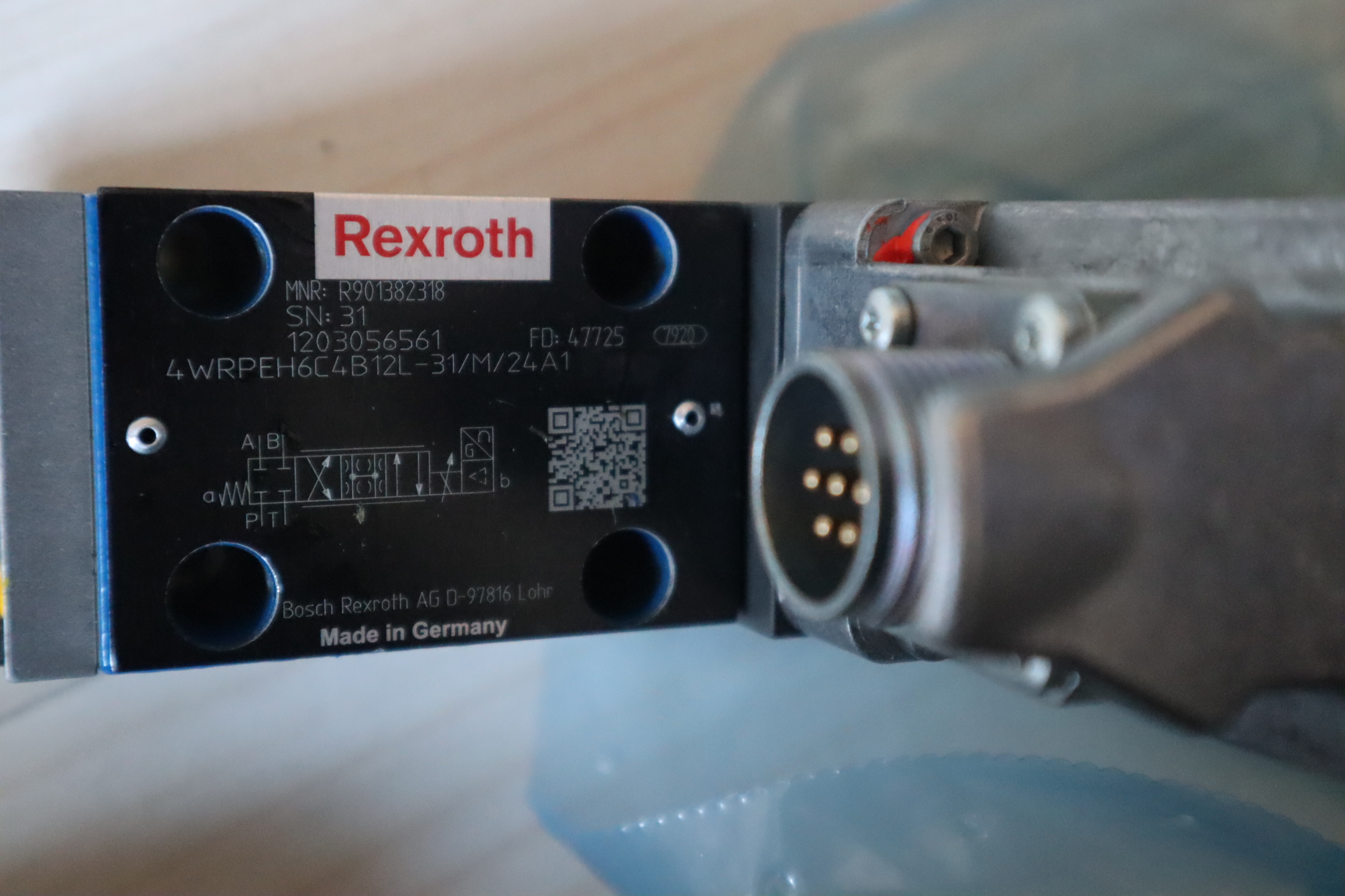 4WRPEH6C4B12L-31/M/24A1 R901382318 力士乐REXROTH比例阀