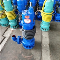 BQS矿用潜水泵是煤矿井下用的抽排污水泵，因井下带有和煤尘是有爆炸风险的场所，所以在井下抽有泥沙、煤渣、纤维网的混合污水时需要使用带有煤安认证，电机带有防爆证的水泵，就是这种BQS潜水排污泵。因为井下环境比较苛刻，井下都能使用的情况下，那么在市政、道路交通施工等环境也可使用BQS水泵，看当时的施工环境。BQS潜水泵的工作电压是380V、660V、1140V三相电，因为井下BQS水泵都是配置双电压，380/660或者660/1140这两种电压配备方式，出厂电压设置为660V，备用电压可以设置380V或者1140V，根据井下电压配备。如果水温过高超过40度或者酸碱浓度较高，这种需要特殊材质不锈钢等水泵，普通BQS水泵是球墨铸铁材质，使用温度不超过40度，PH值在5-9，污水中颗粒太大容易堵塞叶轮影响抽排水，一定选择合适的水泵型号。