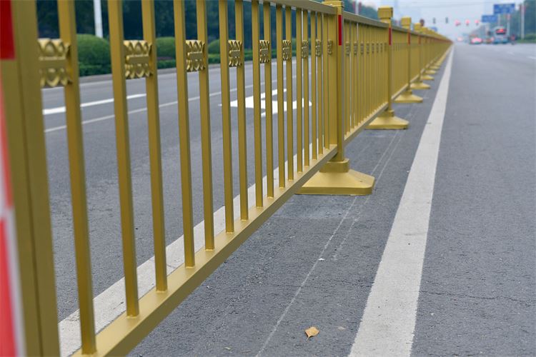 唐山道路安全栅栏镀锌钢材质