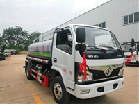 小型东风5吨洒水车