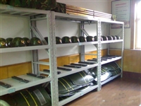 Lightweight shelving assembly ensures safe use