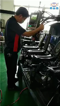 Fujian Fret manufacturer produces armrest self skinning foam machine, seat cushion foam machine, PU foam machine equipment, customized medical equipment foam production line, German foam machine, polyurethane production line, polyurethane molding machine