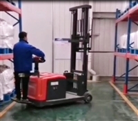 Choose beam type shelves for heavy-duty warehouse shelves, with forklifts for self access, fast turnover, and convenient storage