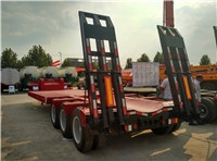 Hydraulic steering pull low flatbed semi-trailer