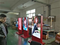Mirror screen LED multimedia advertising machine advertising machine Guangzhou LED vertical LED advertising machine price Shenzhen LED advertising machine landing LED advertising machine manufacturer advertising machine LED price