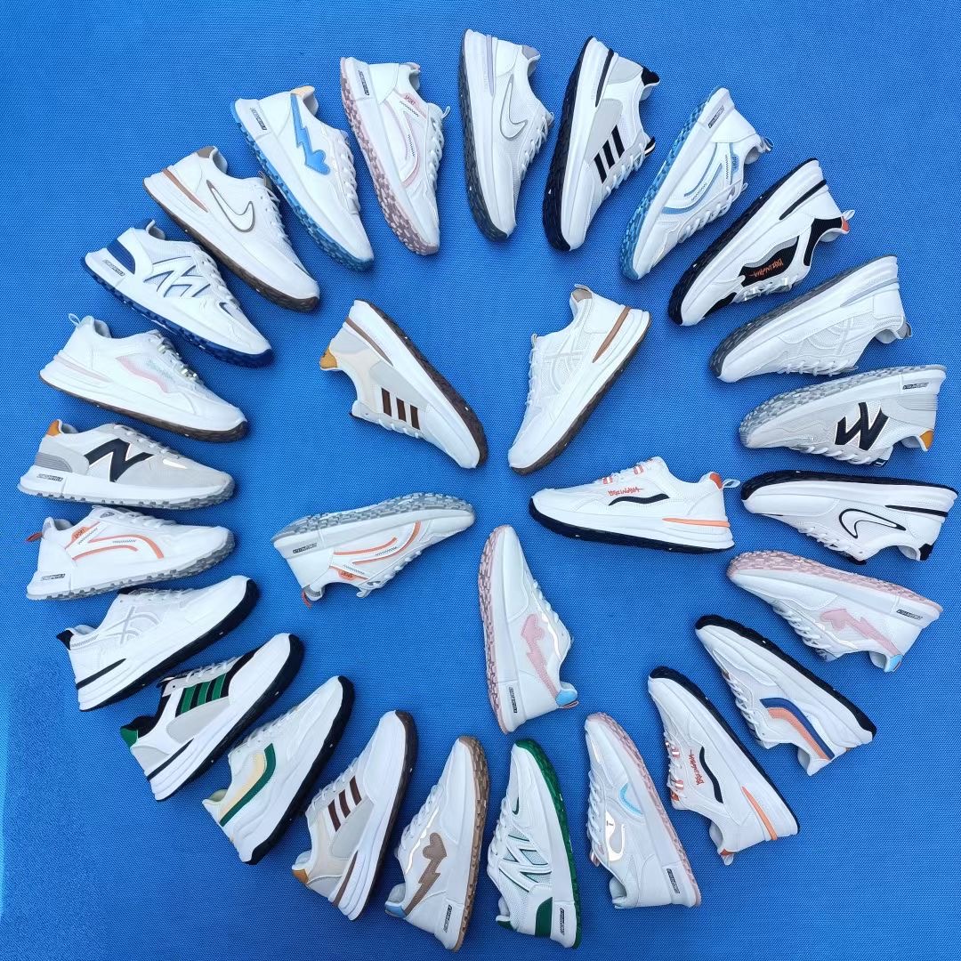 时尚经典情侣帆布休闲鞋断码库存鞋供应一手货源5-20元