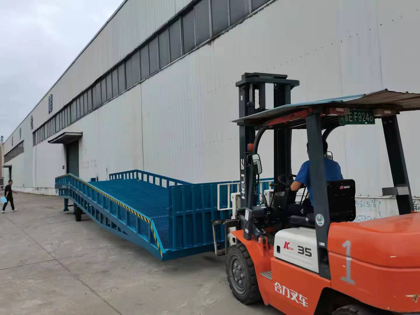 吉林移动式集装箱卸货平台可定制