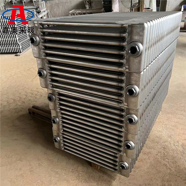 烘干用四柱钢管暖气片安装