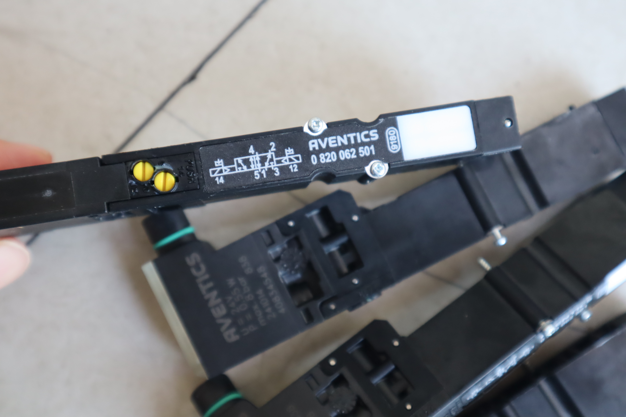 0820062501 德国安沃驰AVENTICS气动阀