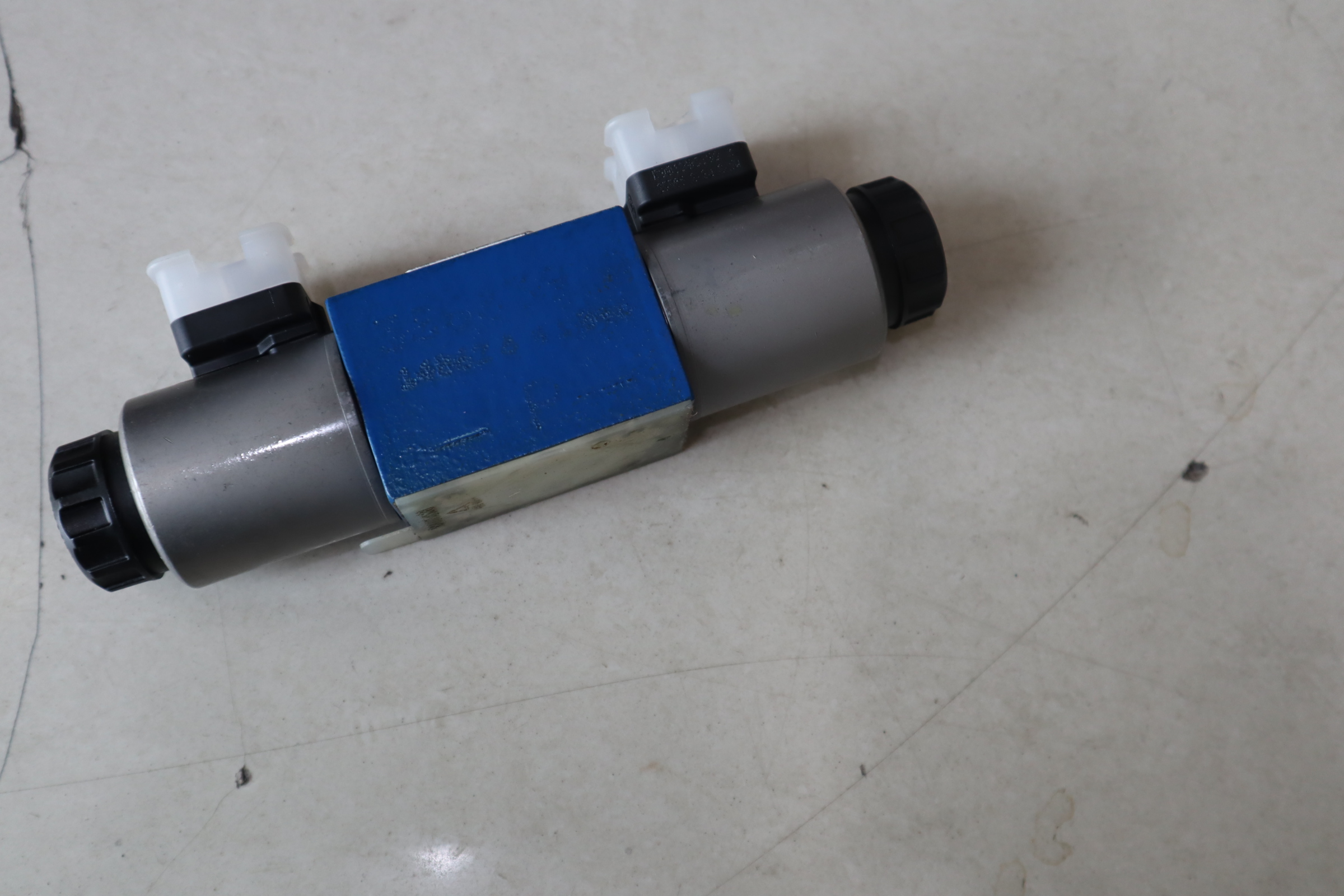 4WRA6W1-30-23/G24N9K4/V R900902537 4WRA6W1-30-2X/G24N9K4/V 阀