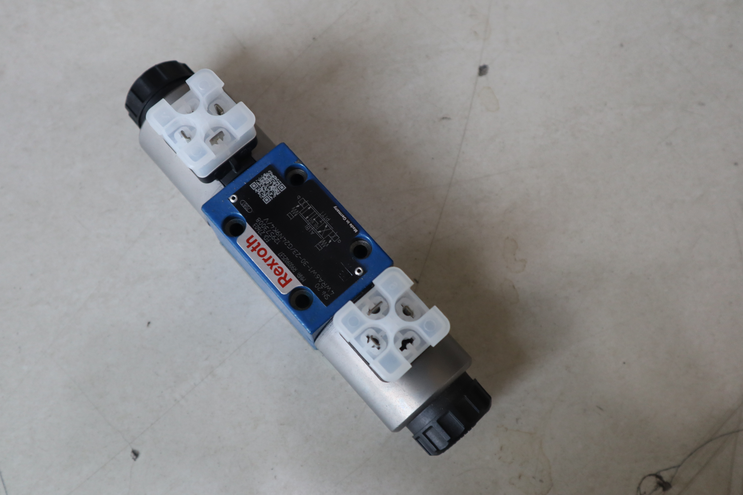 4WRA6W1-30-23/G24N9K4/V R900902537 4WRA6W1-30-2X/G24N9K4/V 阀