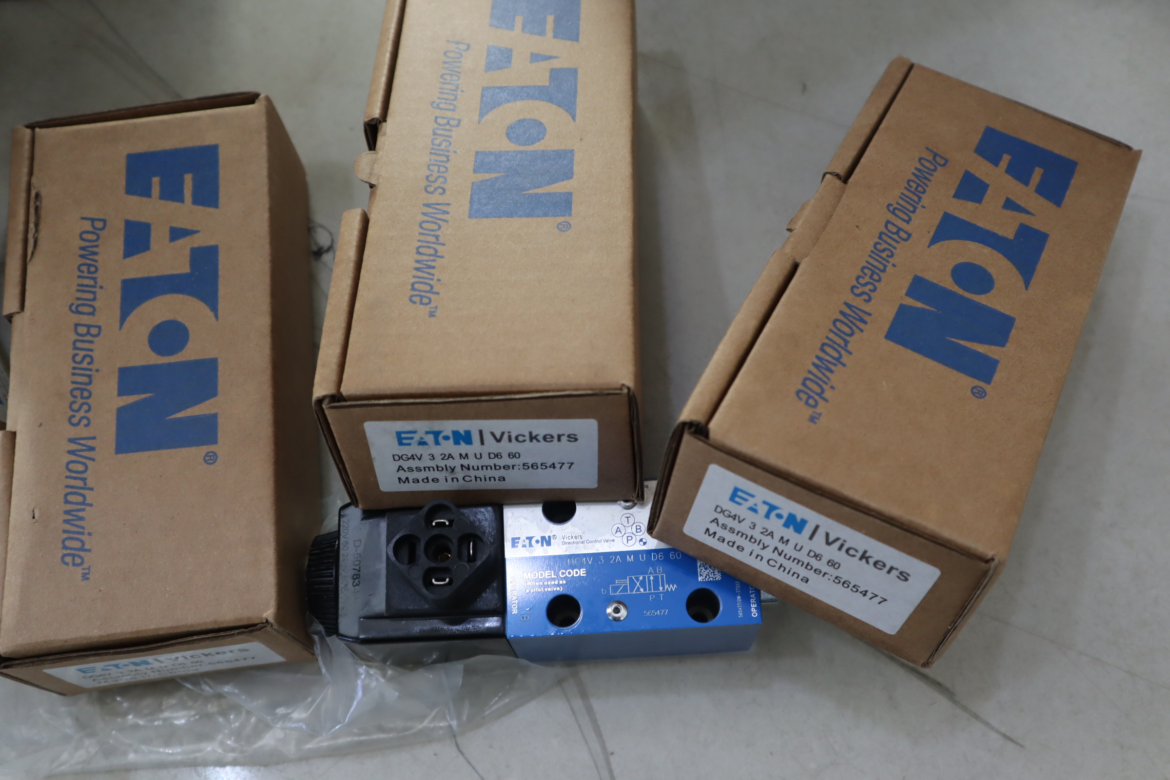 DG4V 3 2A M U D6 60 565477 VICKERS威格士EATON伊顿DANFOSS