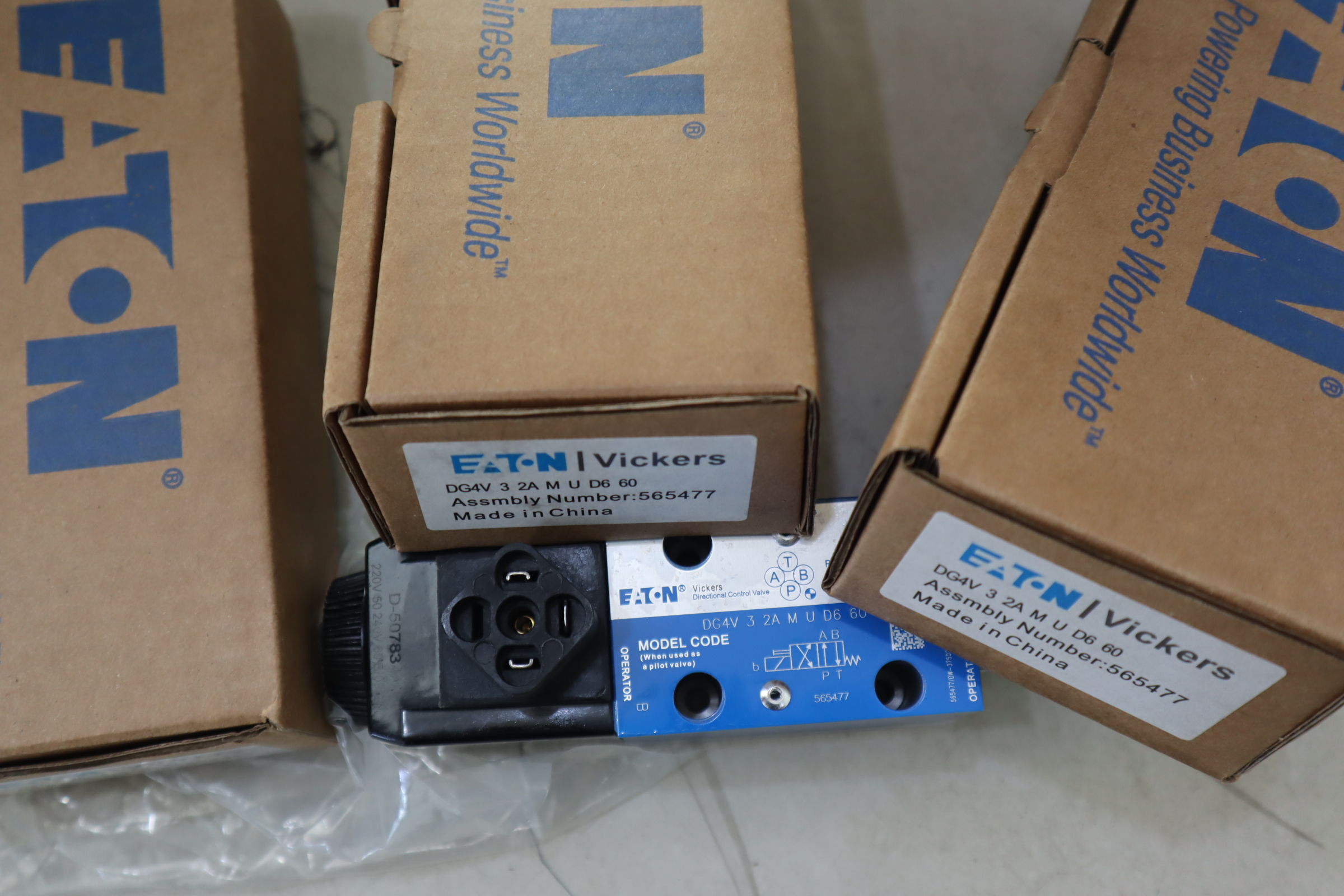 DG4V 3 2A M U D6 60 565477 VICKERS威格士EATON伊顿DANFOSS
