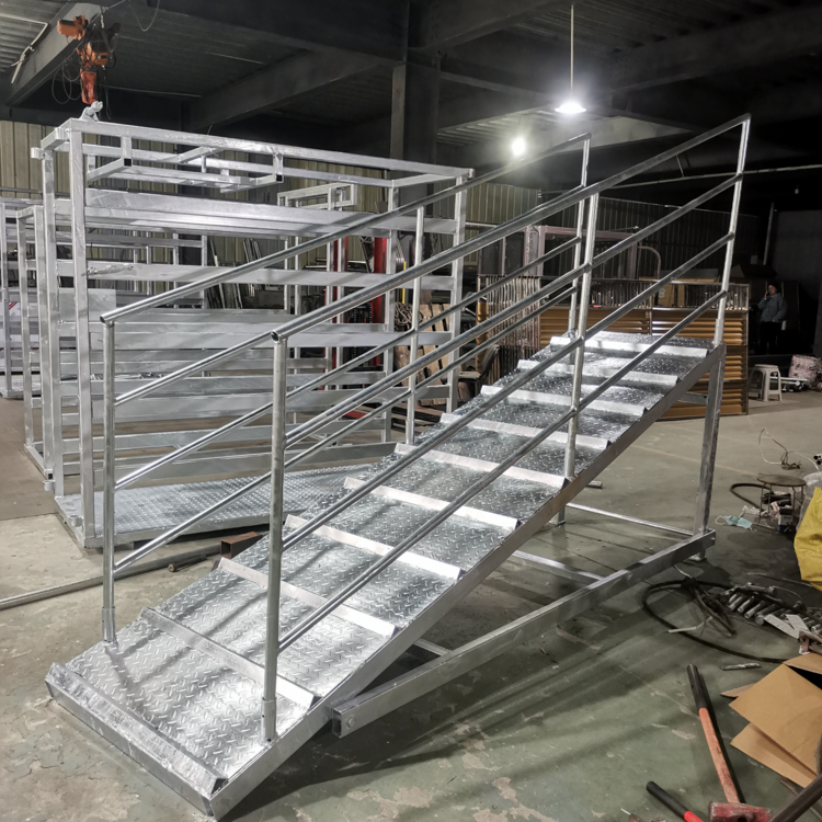 肉牛牦牛上车卸牛台 转群用架子 配合防疫注射栏 牛用围栏定制