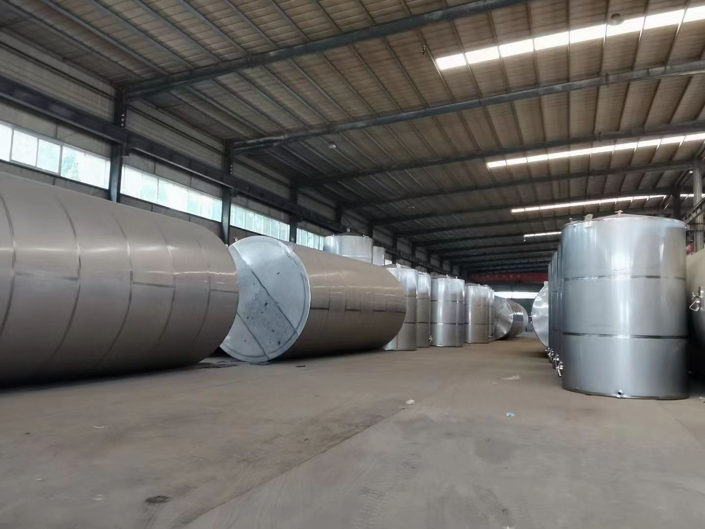 友聚 密封式设计 化工储运  二手立式不锈钢储罐 食品加工用冷水罐