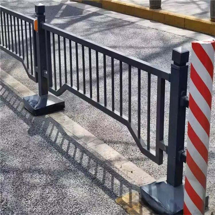 上海道路安全护栏批发价格