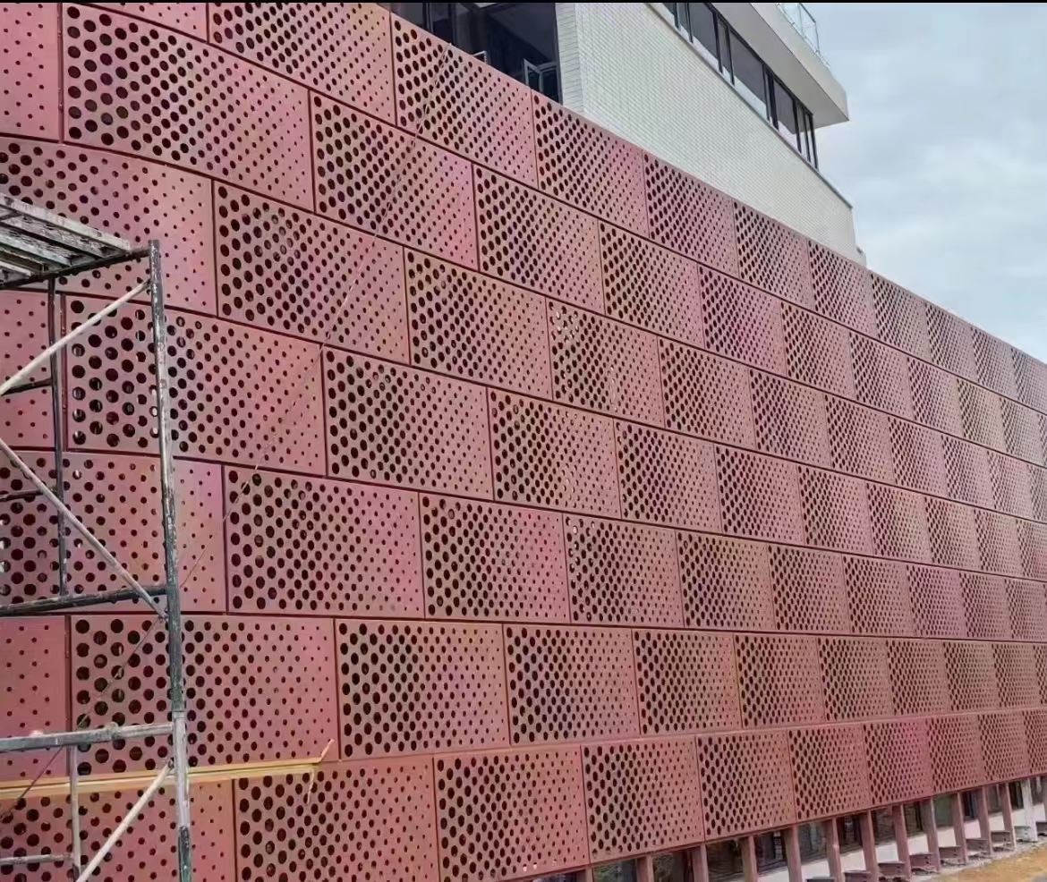 金霸泰冲孔氧化拉丝铝板工程包梁