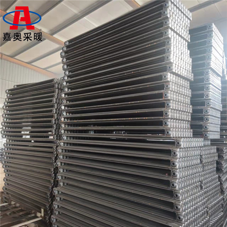 工业用工程钢四柱暖气片厂家