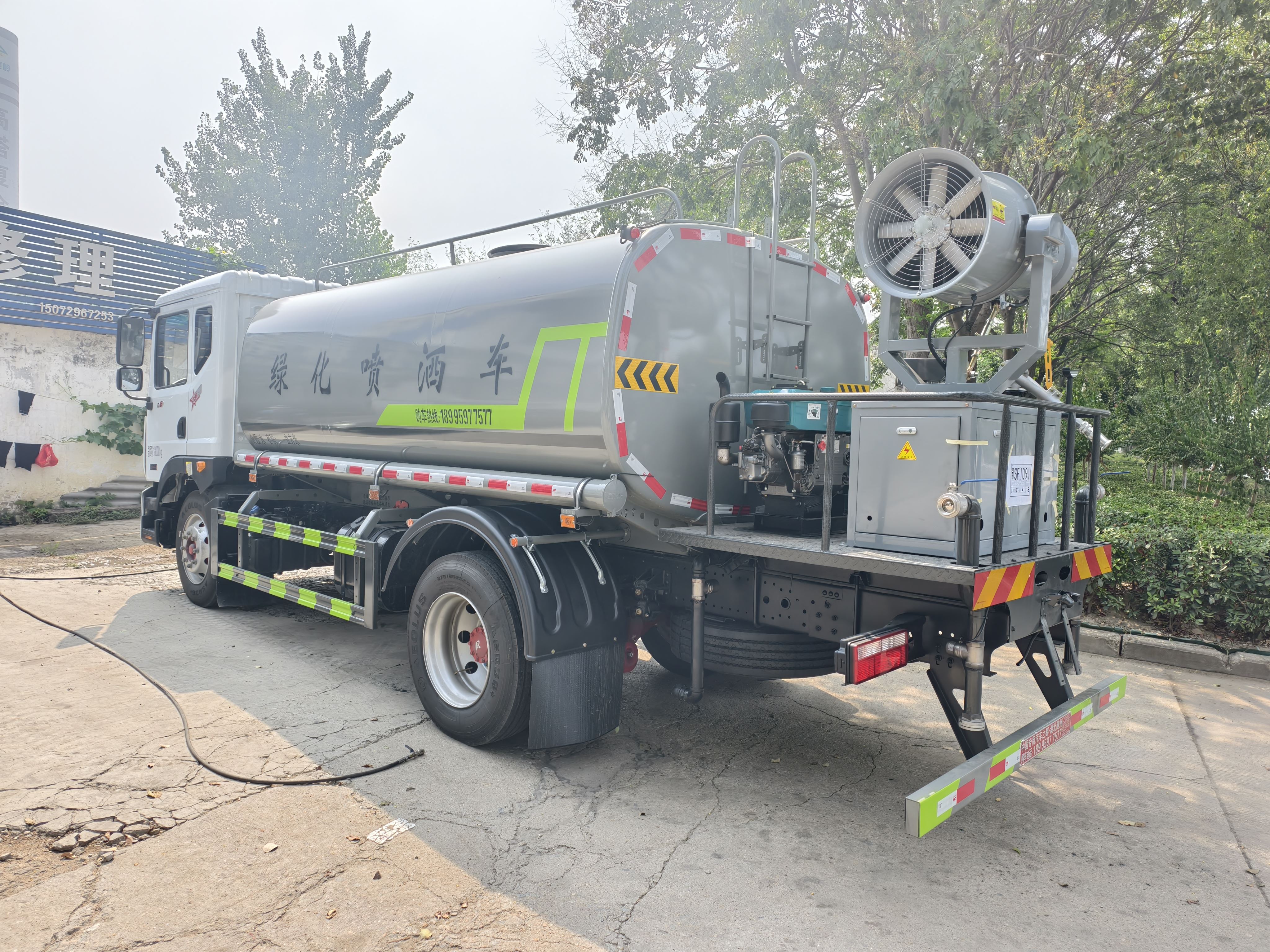新疆冲洗洒水车 全国包送