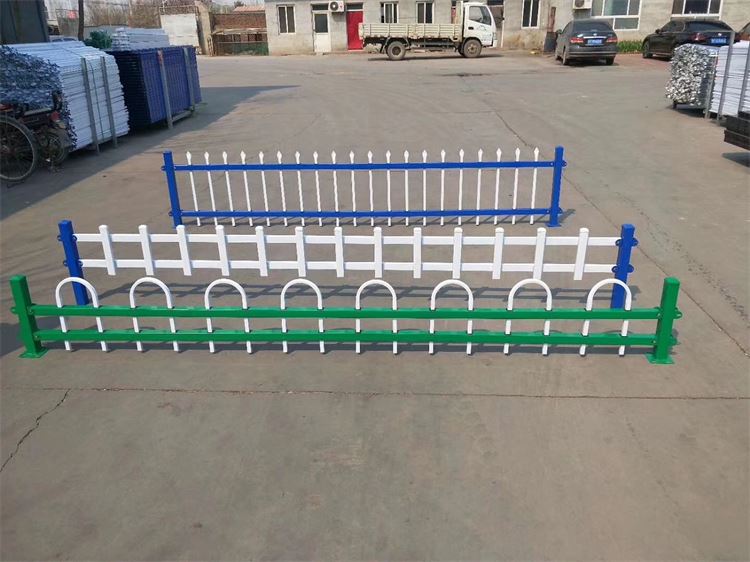 上海道路中央护栏安装规范