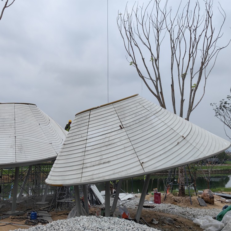 广东高性价比幕墙！UHPC板直降30%成本UHPC构件厂专注UHPC 10年，价格透明无套路！超高性能混凝土uhpc多少钱