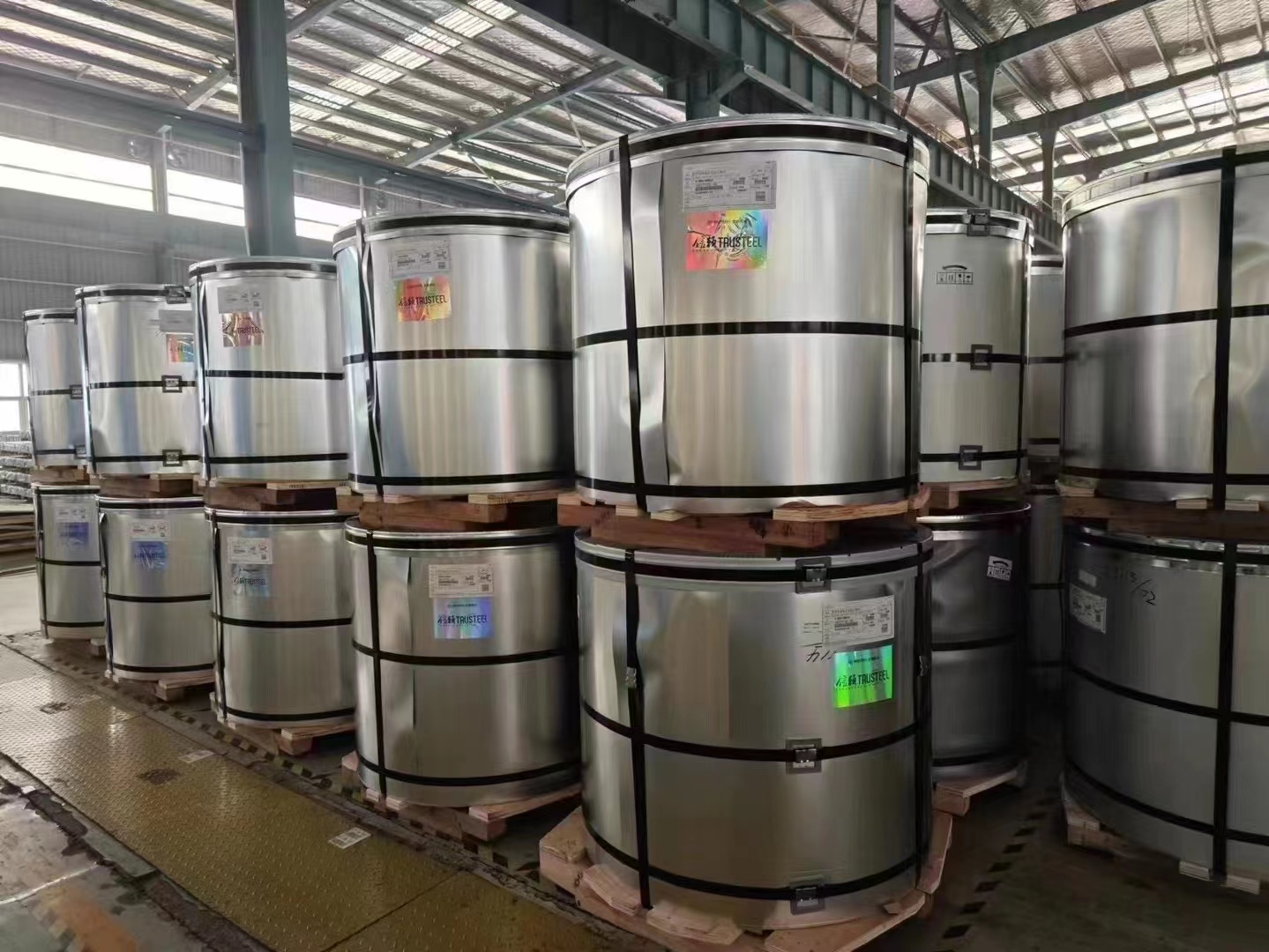 宝钢彩涂钢板卷一级经销商