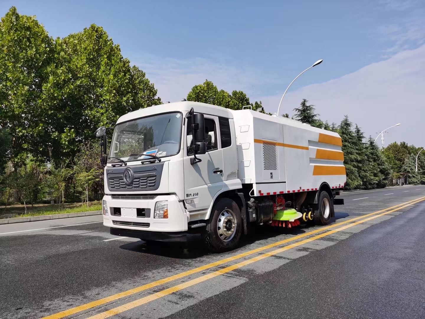 湖南 后置吸尘车   全国包安装调试