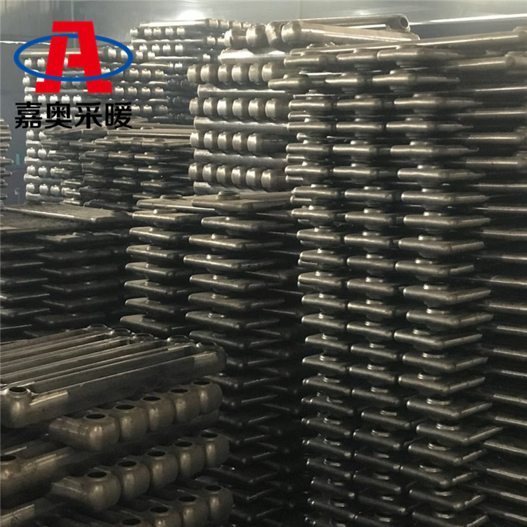 养鸡场用圆头钢二柱暖气片安装方法