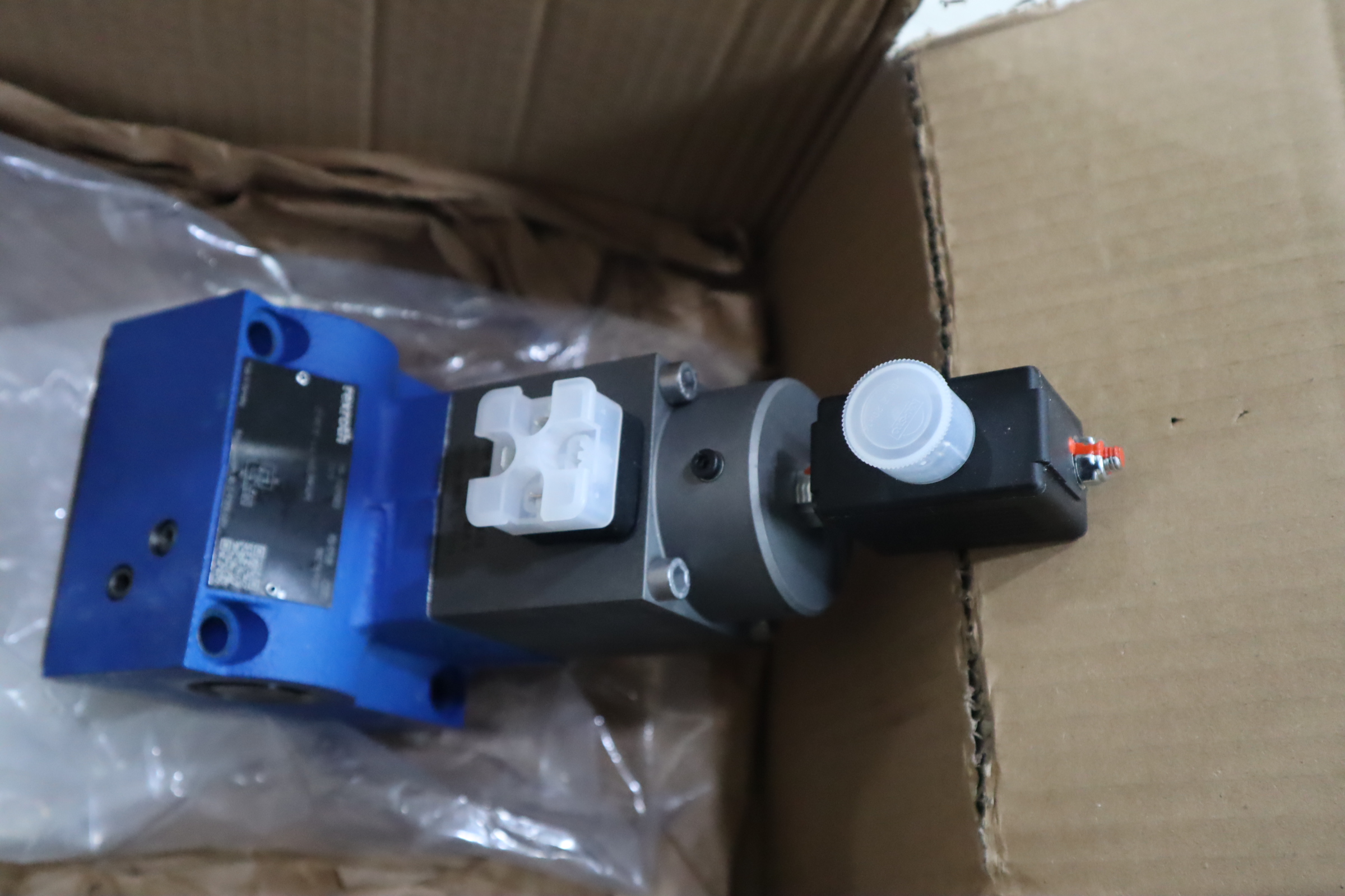 2FRE10-42/60LBK4M R900915823 力士乐REXROTH比例流量阀