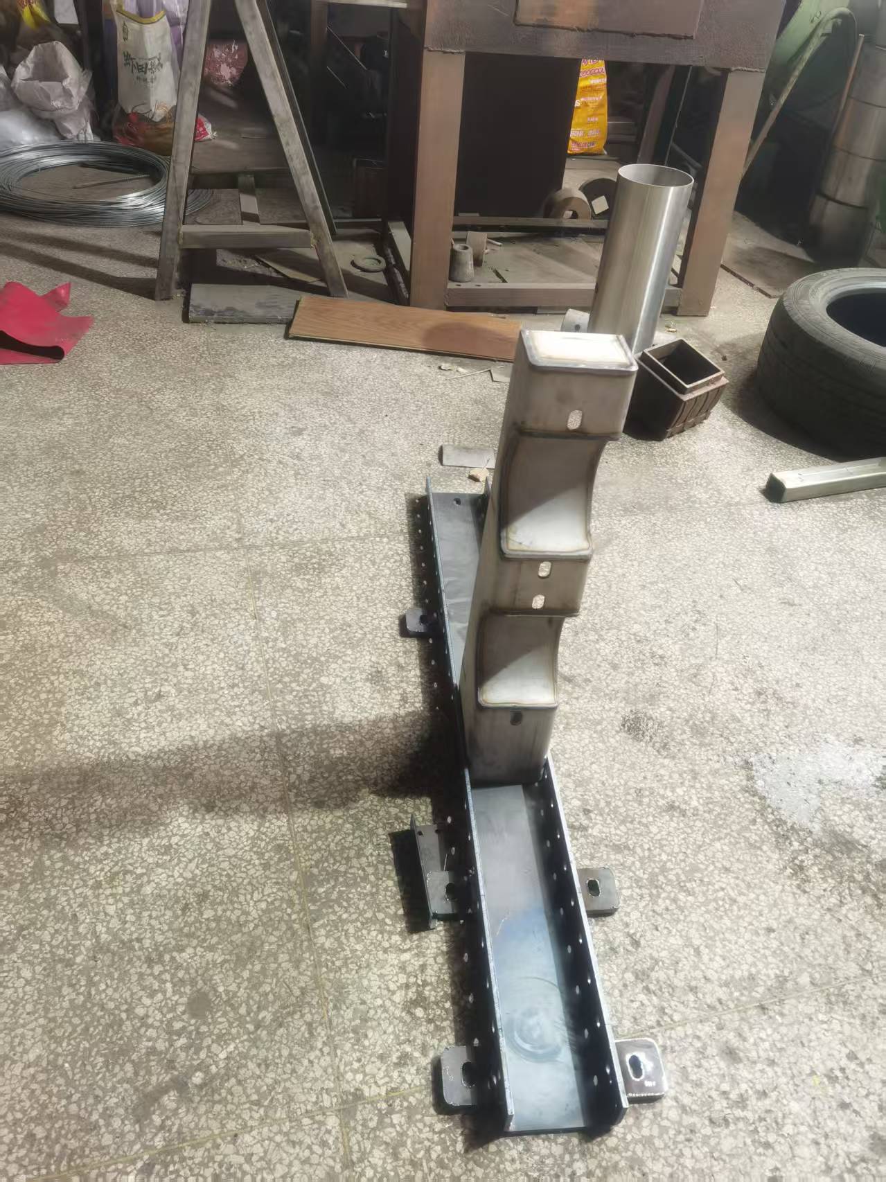 电力支架不锈钢托背示意图