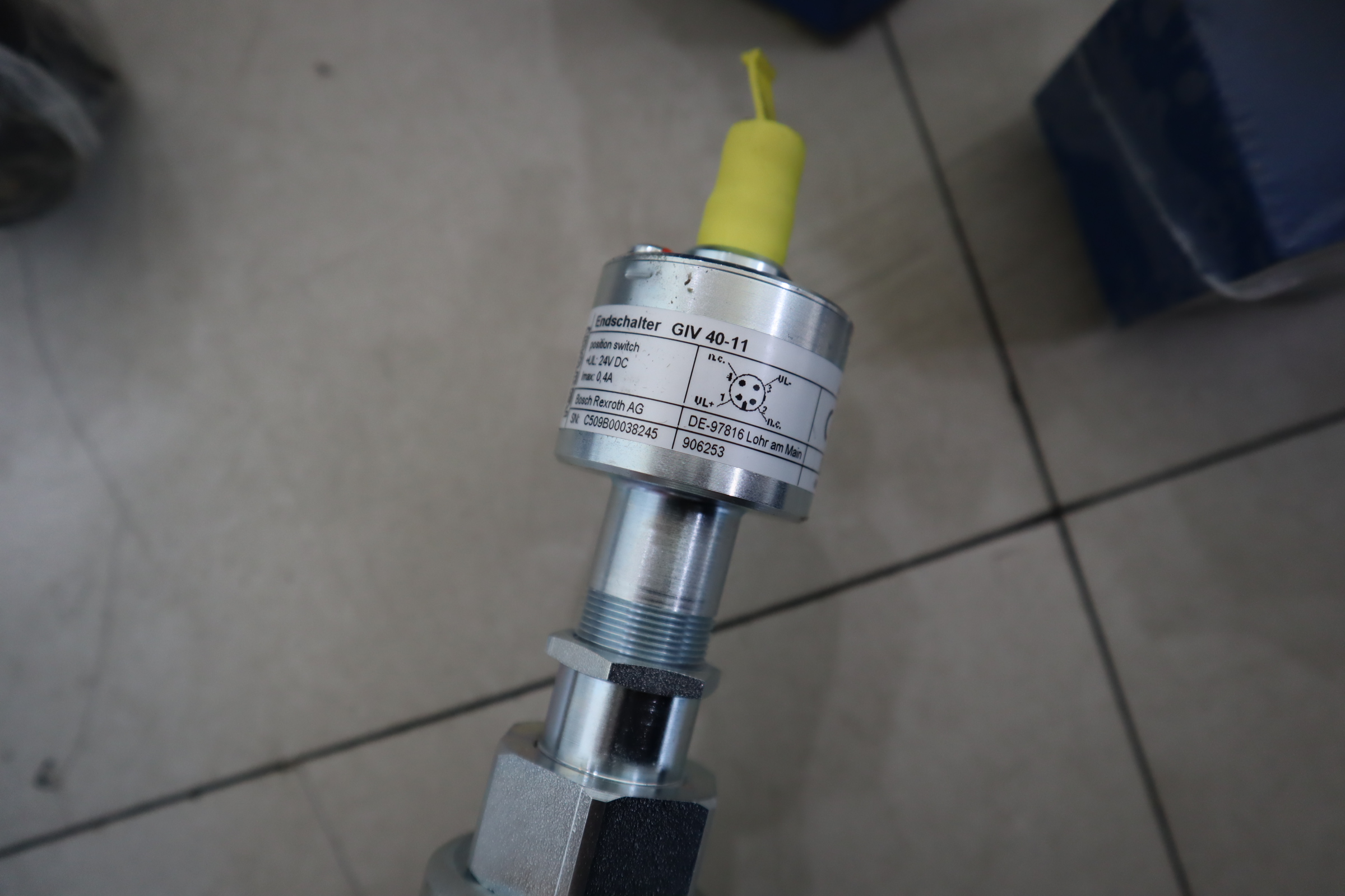 GIV 40-11 MNR:R90005655 力士乐REXROTH角度传感器 行程限位器