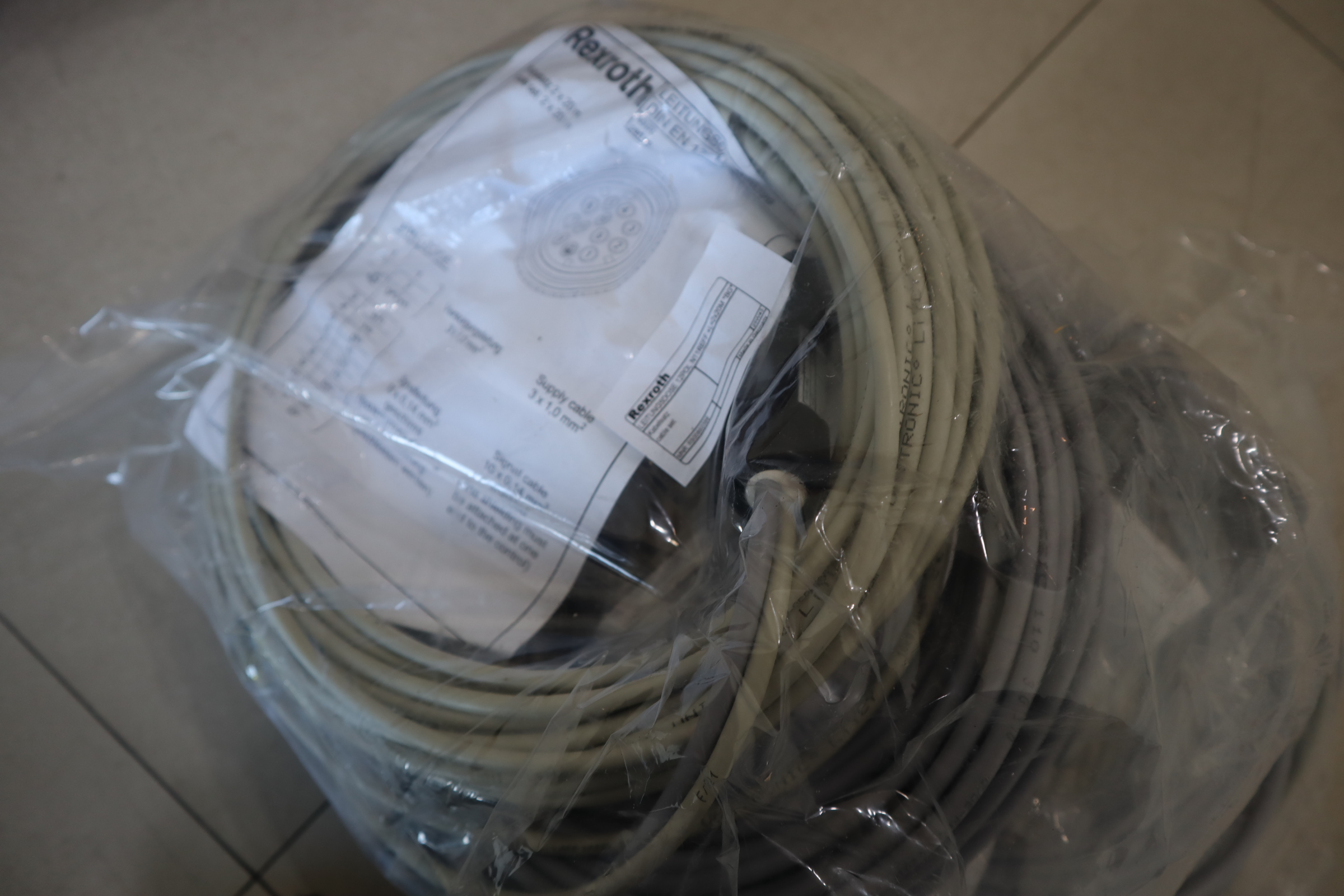 R900860399 12POL N11REFF +2X20M BG LEITUNGSDOSE Kabelsatz