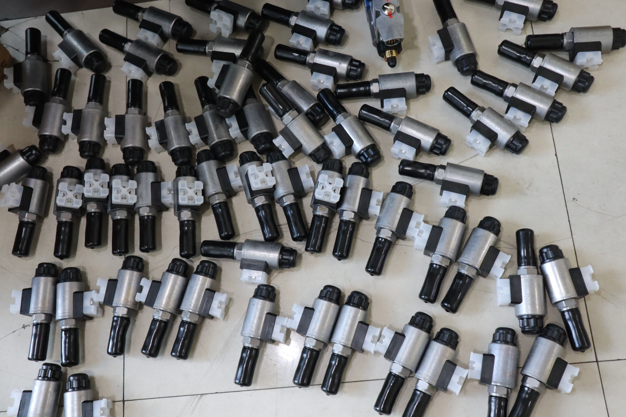 WSM08130D-01M-C-N-24DG 915142 24 VDC 贺德克HYDAC插装阀液压阀