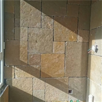 秋黄莱姆石小条石 米黄洞石拼花石材马赛克 罗曼米黄皮革面