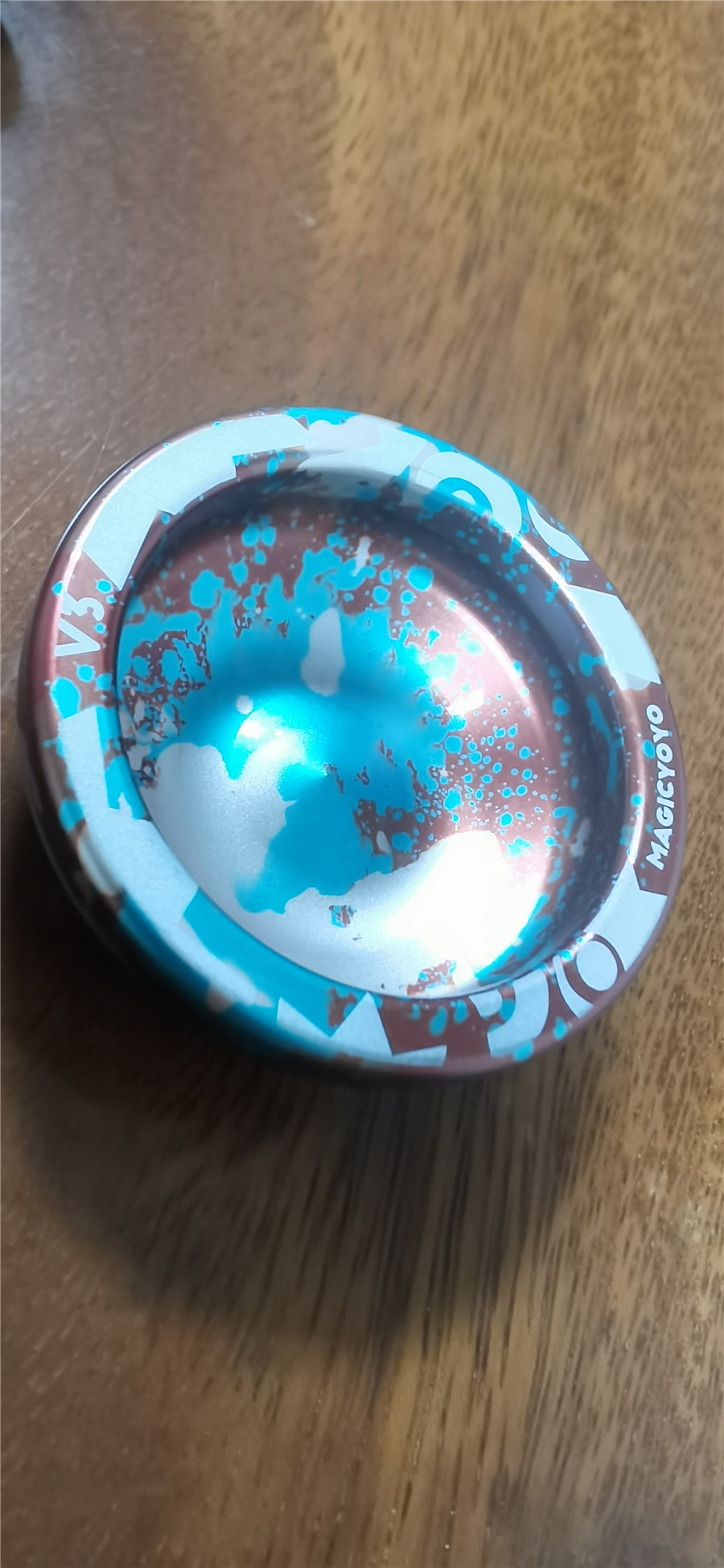 上海双色氧化采用6063铝红色外壳锯切加工