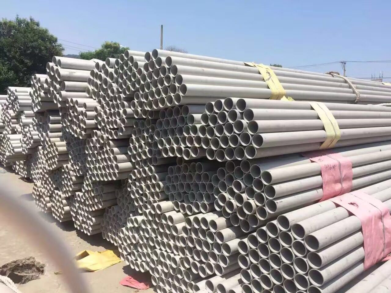 304 stainless steel industrial fluid pipe, corrosion-resistant and high-temperature resistant, Zhejiang identification pipeline in stock