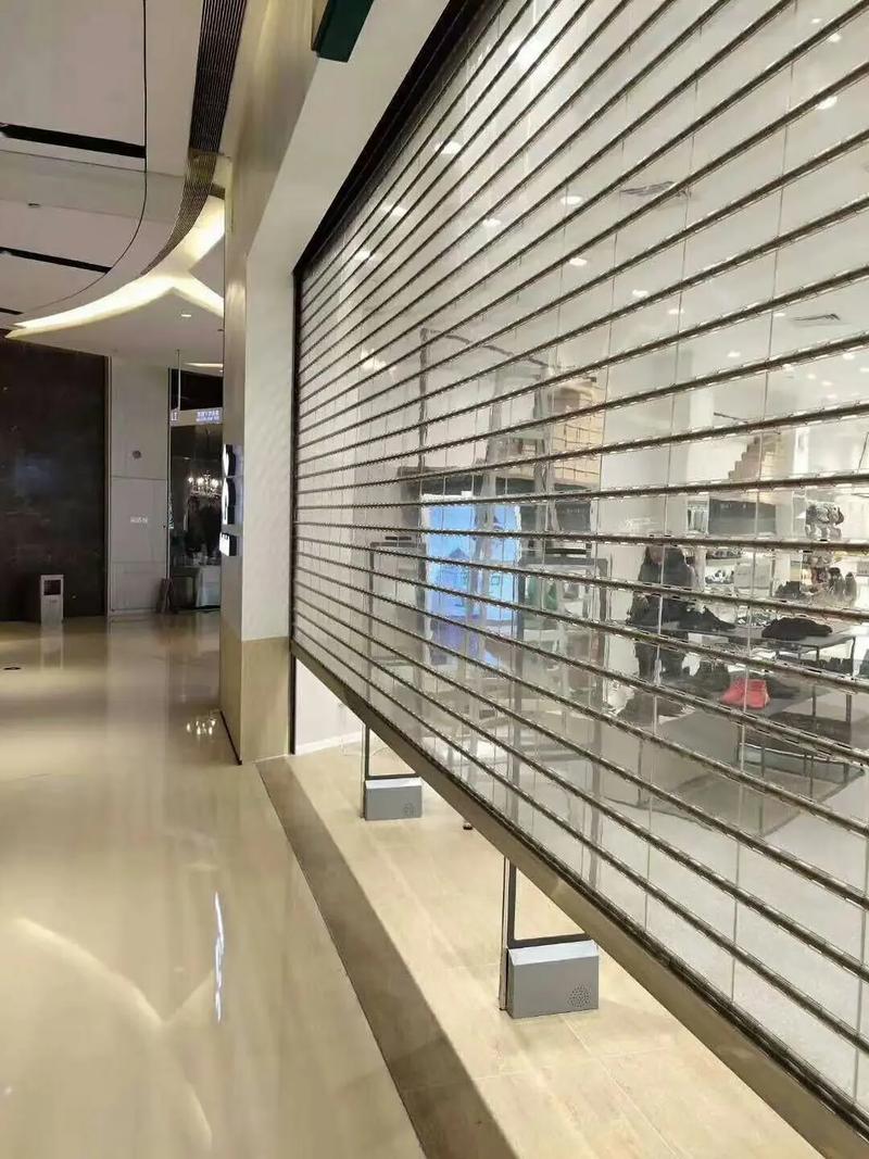 Fulimen customized crystal roller shutter door is transparent, windproof, dustproof, and has good lighting. It runs smoothly