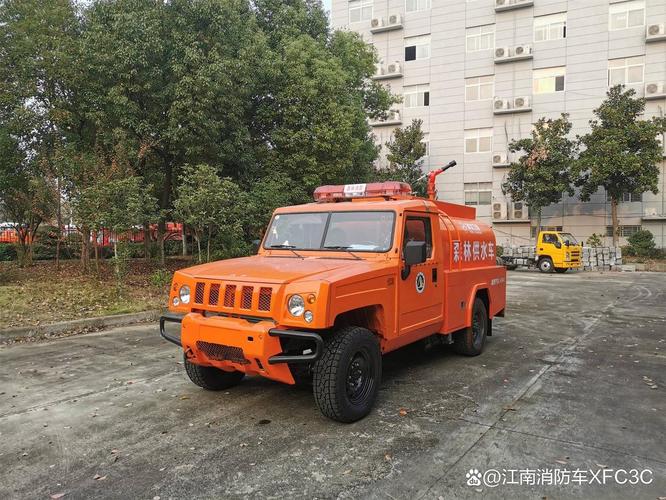 勇士四驱越野森林消防供水车 高通过性山地灭火救援装备