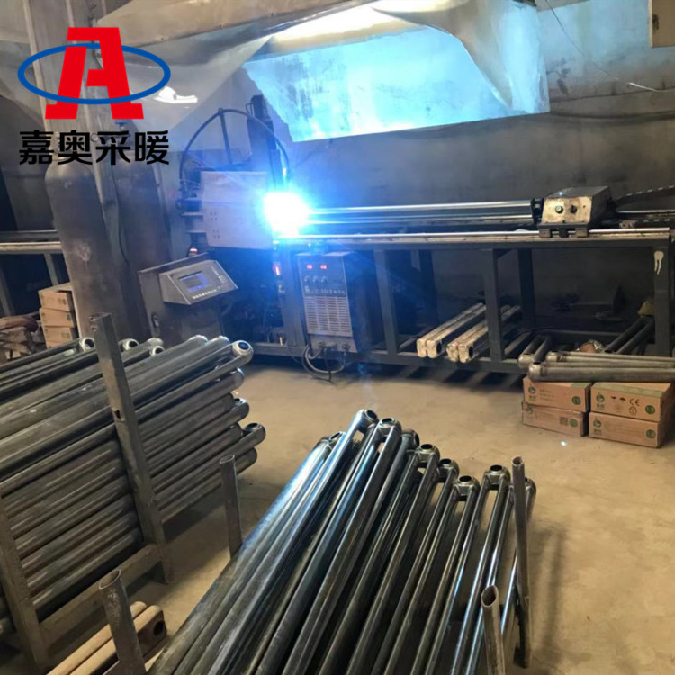 蘑菇大棚用圆管钢四柱暖气片厂家