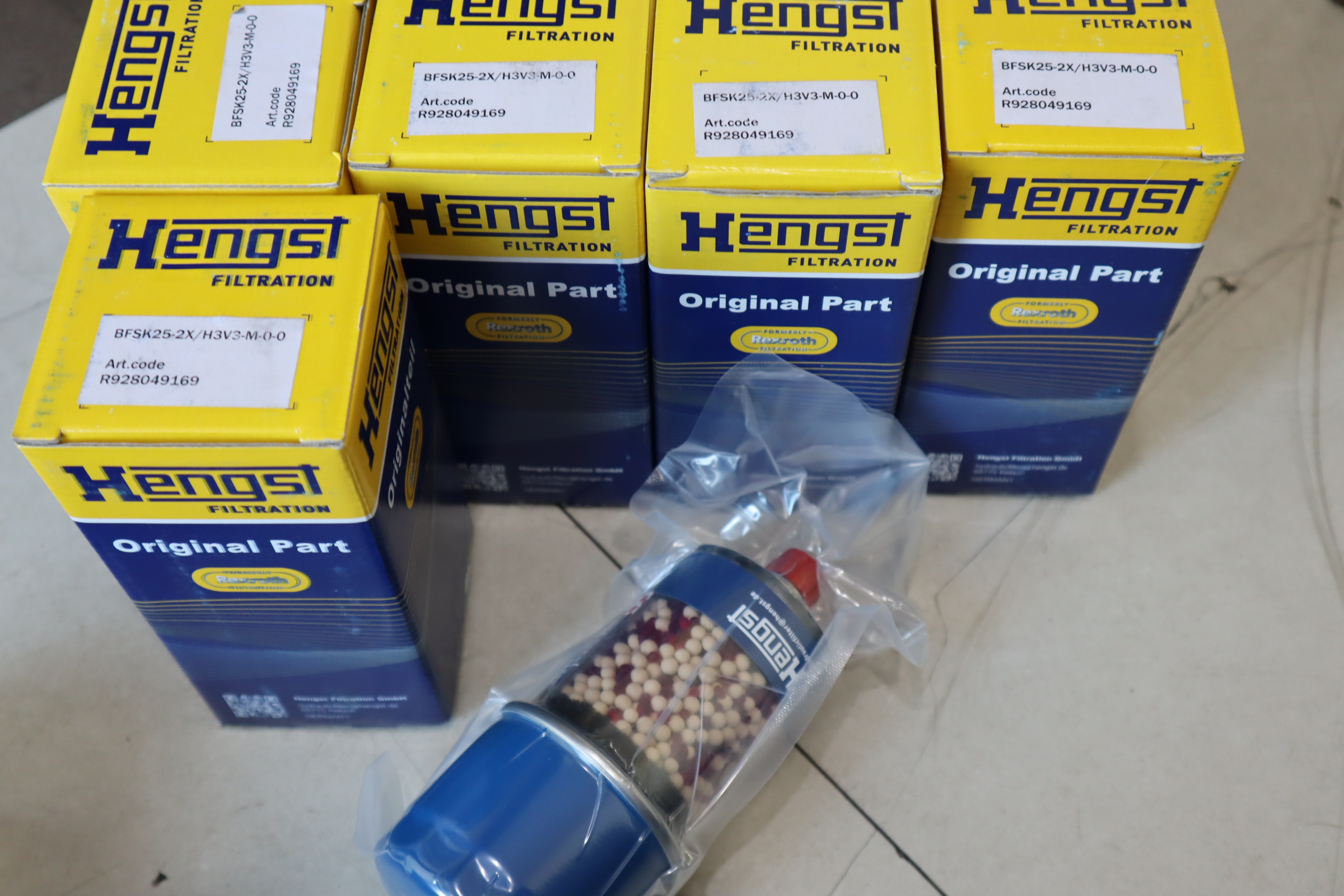 R928049182 SPR-SP-BFSK25-2X/ 德国汉格斯特HENGST交换缸筒滤芯