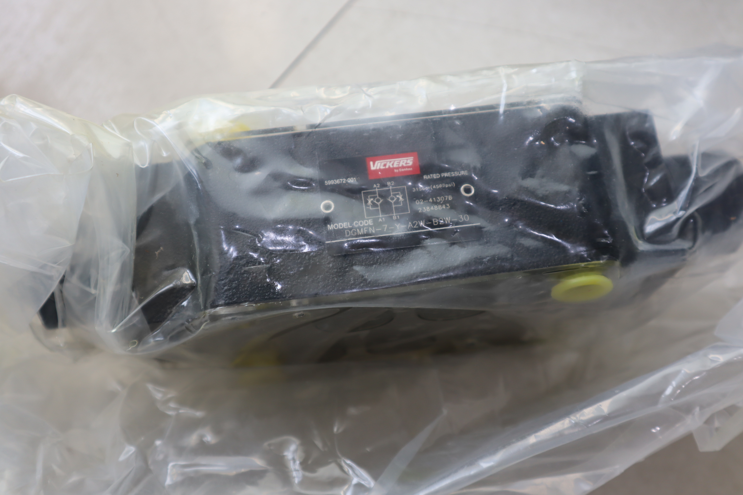 DGMFN-7-Y-A2W-B2W-30 02-413078 美国威格士VICKERS单向阀丹佛斯