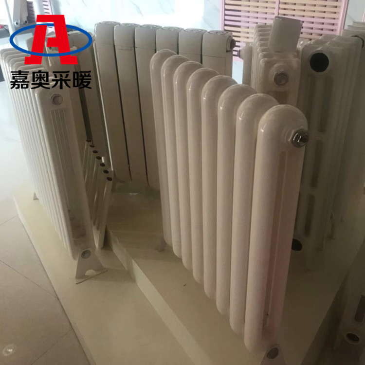 车间厂房用四柱钢管暖气片安装