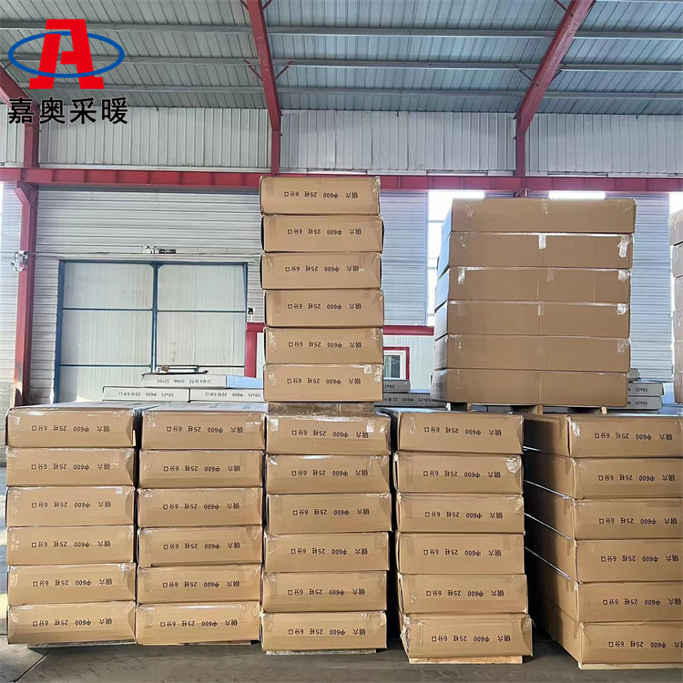 养牛场用钢管四柱形暖气片图片