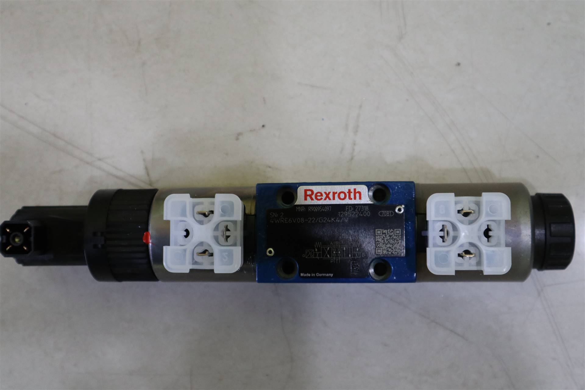 R900944121 4WRE6W16-22/G24K4/V 德国力士乐REXROTH比例阀